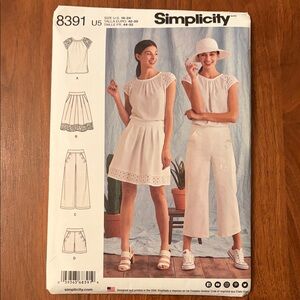 Simplicity White Women's Outfit Pattern